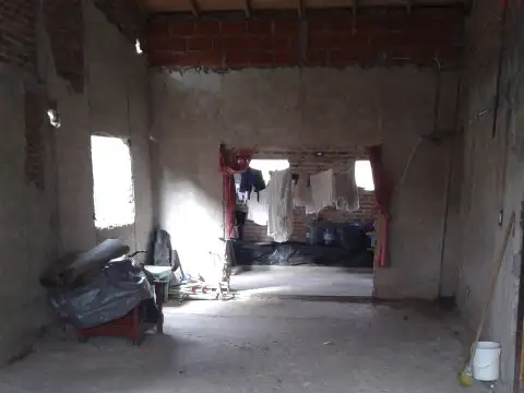 Casa 3 ambientes con 1 baño