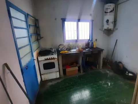 CASA   4 AMBIENTE CON PATIO INTERNO Y FONDO GRAN OPORTUNIDAD 