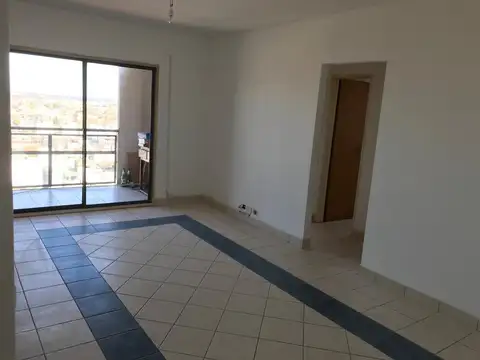 Departamento  3 ambientes con terraza propia y cochera .