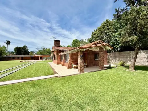 casa quinta en venta en Benavidez con piscina