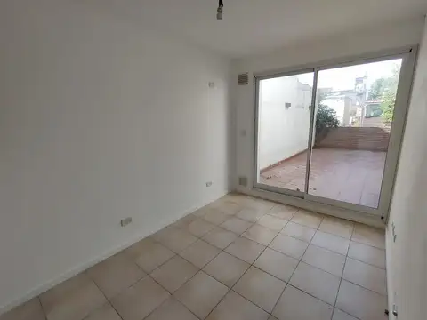 Departamento Semipiso 2 Dormitorios con Patio | Rioja 3700