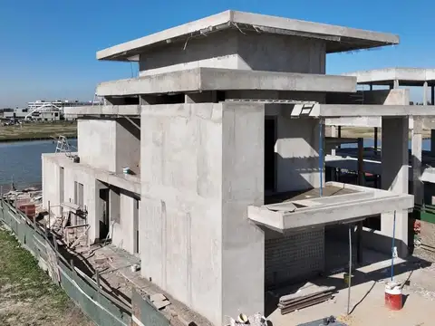 Casa 6 ambientes con 6 baños