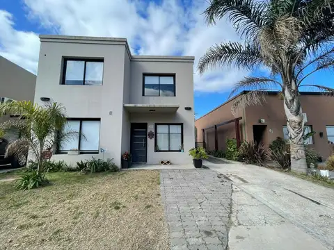 Venta casa minimalista en Haras Facundo 4 amb