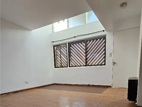 General Paz Oeste 500, Piso P.B.