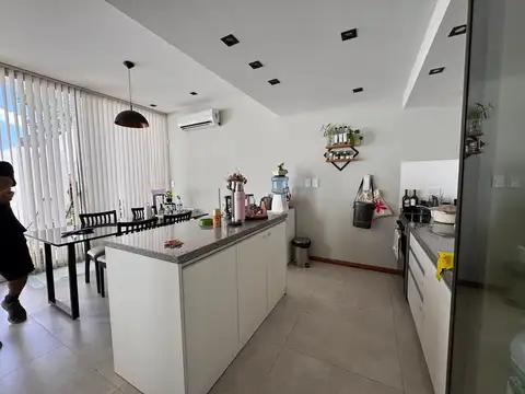 Depto Tipo Casa en Venta en La Plata, USD 140.000