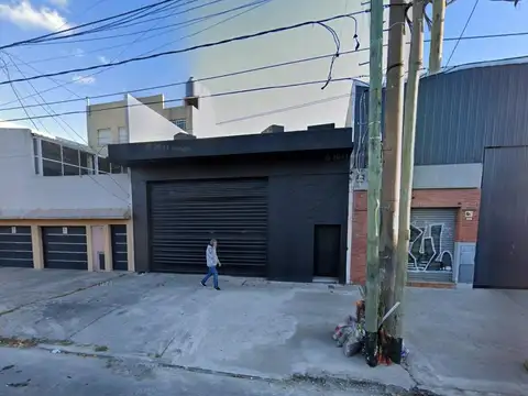 Galpón de Losa 526 m² Oficina y baños s/ avenida - Ramos Mejía