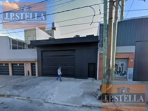 Galpón de Losa 526 m² Oficina y baños s/ avenida - Ramos Mejía