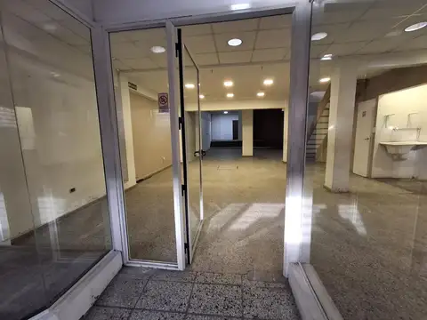 Local en Alquiler en Jose Leon Suarez, $ 1.900.000