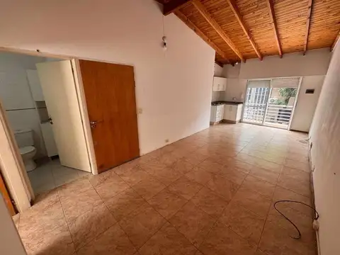 VENTA PH 2 AMBIENTES PARQUE PATRICIOS BALCON