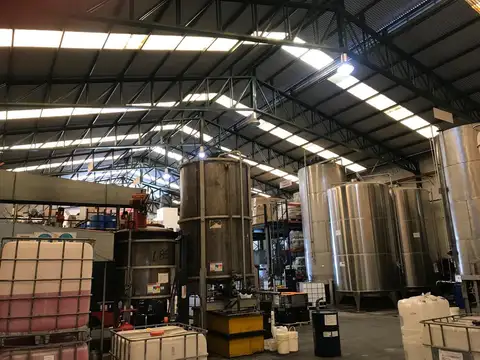 Galpon en Alquiler en 9 De Abril, USD 6.900