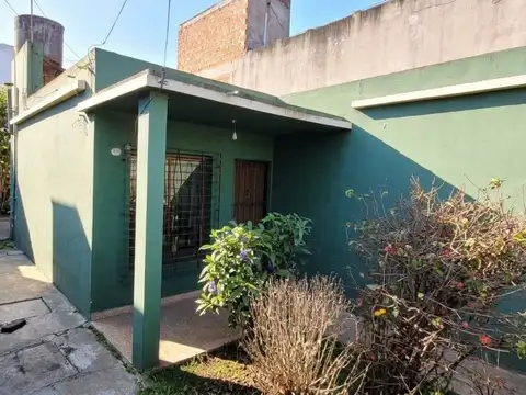 CASA EN VENTA TRES AMBIENTES EN ISIDRO CASANOVA