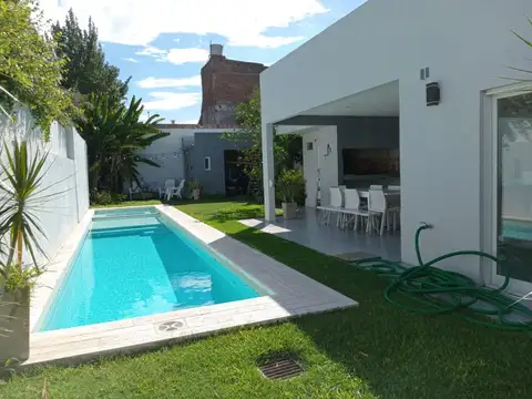 Casa en Venta en Longchamps, USD 230.000