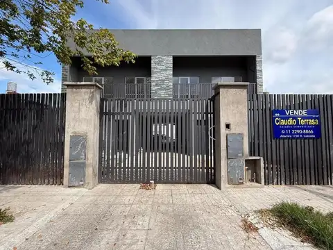 COMPLEJO DE 4 DUPLEX EN VENTA EN R. CALZADA- APTO CRÉDITO