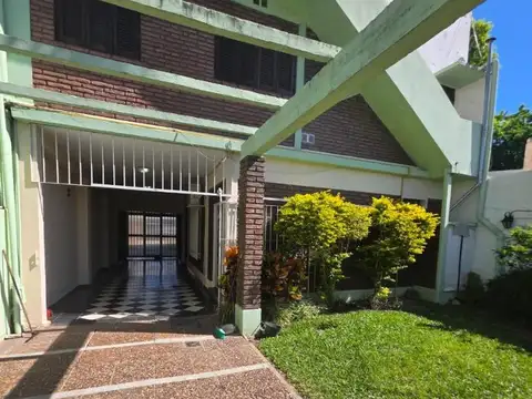 Hermosa Casa en Venta en Calle J. P. Lopez 