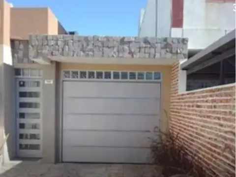 HERMOSA CASA DE 3 AMB EN RAMOS MEJIA