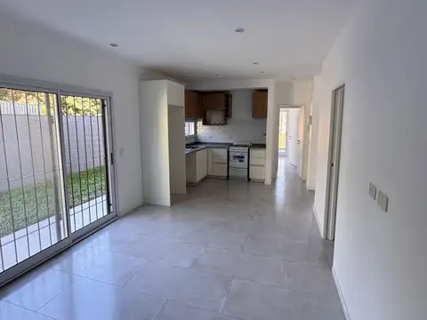Casa en Alquiler de 3 dormitorios