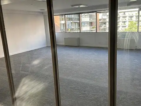 Oficina 4 ambientes con 3 baños