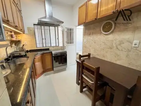 Casa + Apartamento en venta c/ cochera en Belvedere