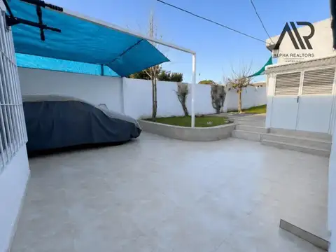 Casa + Apartamento en venta c/ cochera en Belvedere