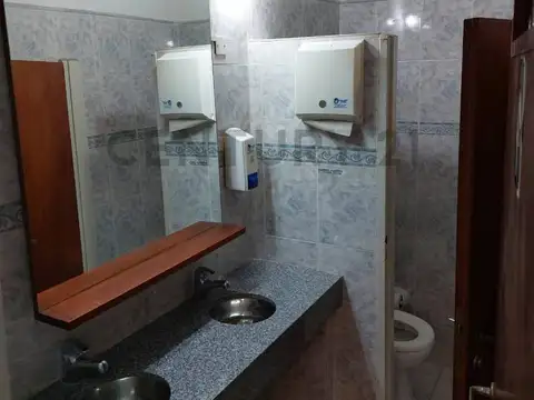 Casa en venta en La Plata, ideal destino comercial: oficinas, consultorios, saló