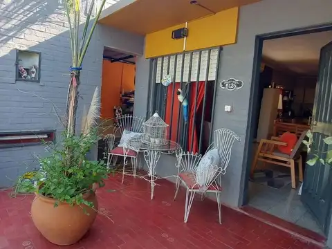 Casa 5 ambientes con 2 baños