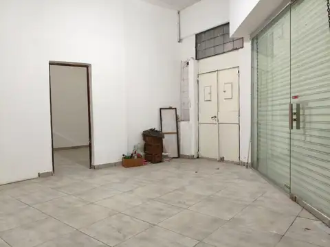 Depósito 110 mt.Esquina.Oficina.2 baños.Próx Constituyentes