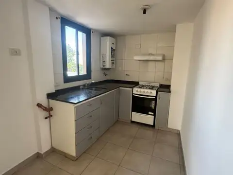 Departamento en Alquiler en Barrio Sur, $ 350.000