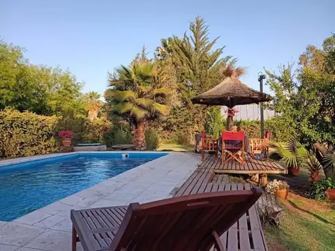 VENTA DE  CASA QUINTA CON PILETA EN MAIPU
