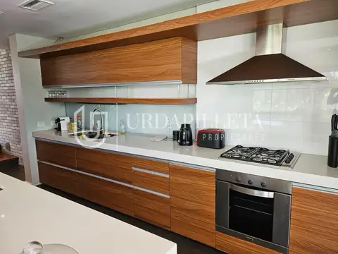 Casa en Alquiler en Estancias Del Pilar, USD 3.000