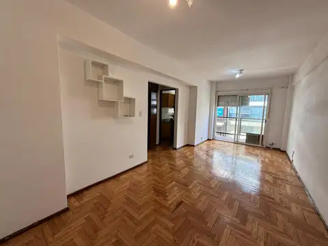 En Venta Departamento de 1 Ambiente al frente con Balcon Recoleta