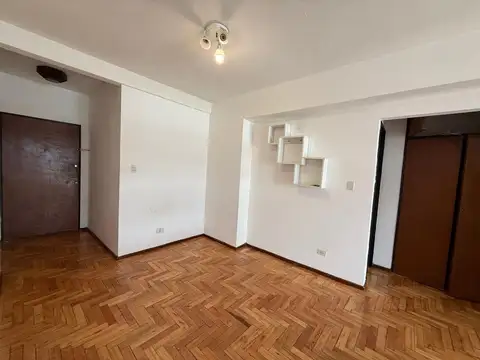En Venta Departamento de 1 Ambiente al frente con Balcon Recoleta
