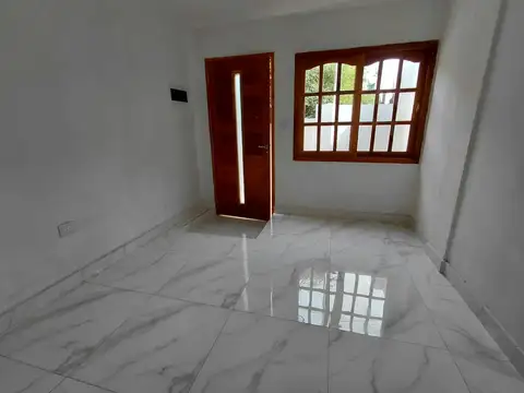 Depto Tipo Casa 2 ambientes con 1 baño