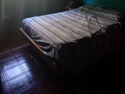 Casa en venta de cinco ambientes en Haedo Norte