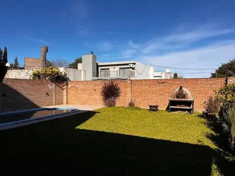 Casa 5 ambientes con 2 baños