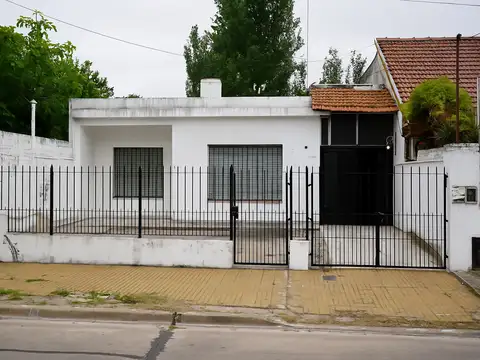 Casa en Venta en Berazategui, USD 90.000