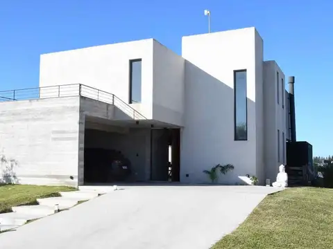 VTA CASA CRUZ DEL SUR FDO A LA LAGUNA CON RENTA