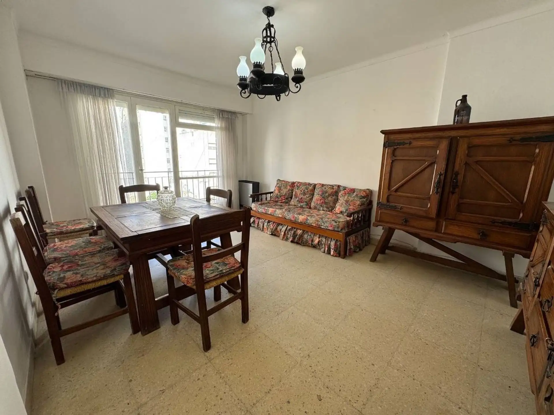 VENTA Dpto 2 amb + dpcia con BALCON