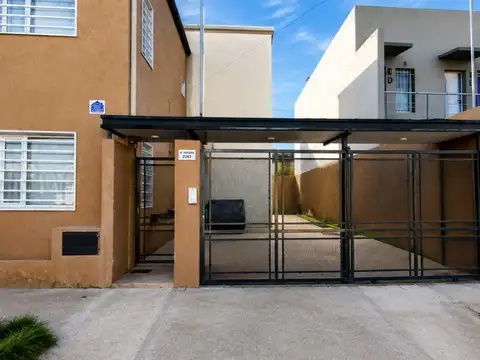 Depto Tipo Casa en Alquiler de 3 ambientes