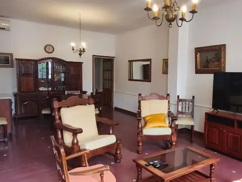Jerónimo Cortés 800