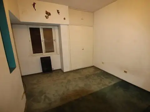 Chalet en una planta, sobre lote de 10x25 con jardín y pileta - Martínez