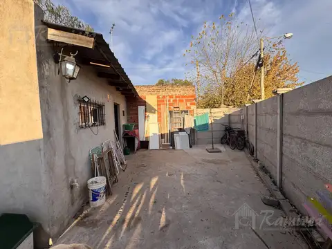 Casa 4 ambientes con 2 baños