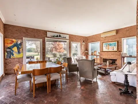 Casa 6 ambientes con 3 baños