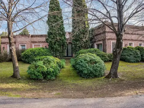 VENTA CASA EN PLANTA BAJA EN CLUB DE CAMPO ARMENIA. PILAR