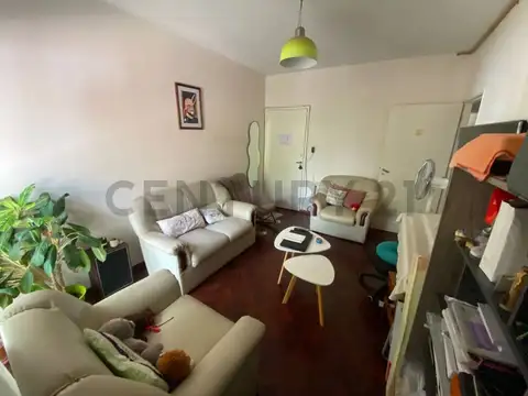 Corrientes 2800, Piso 1