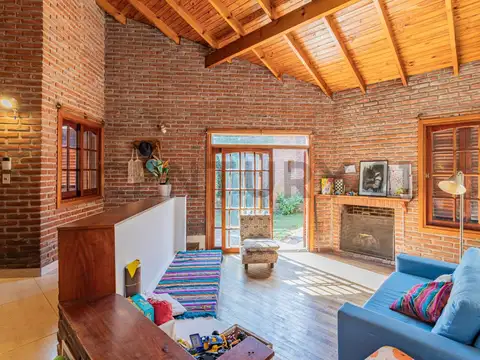 CASA EN VENTA EN TOLOSA 3 DORMITORIOS