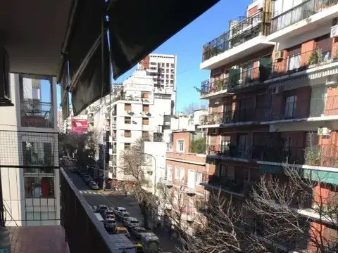 Paraguay 4200, Piso 4