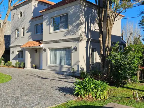 Casa en Alquiler de 3 dormitorios