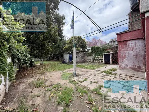 Casa en Alquiler con 2 cocheras