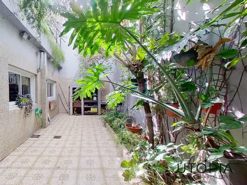 Venta Casa de 4 Ambientes en Parque Chas