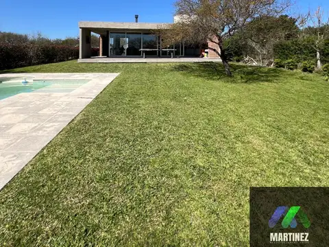 Casa en venta c/pileta en Pueblo General Belgrano